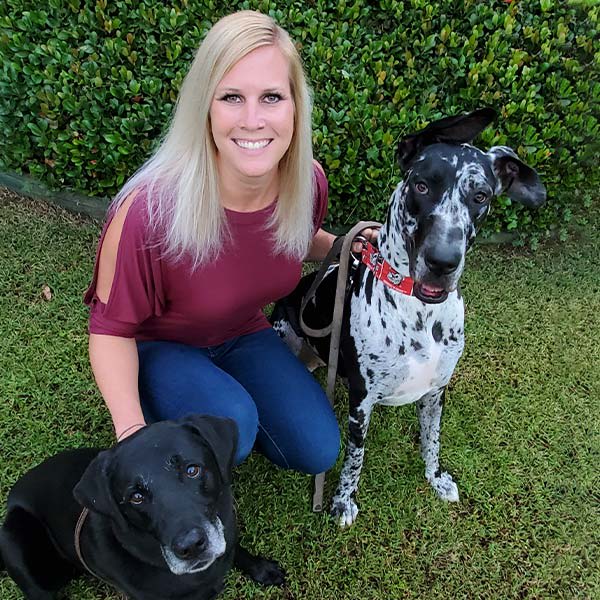 Dr. Laura Mackey, Dallas Veterinarian & Medical Director